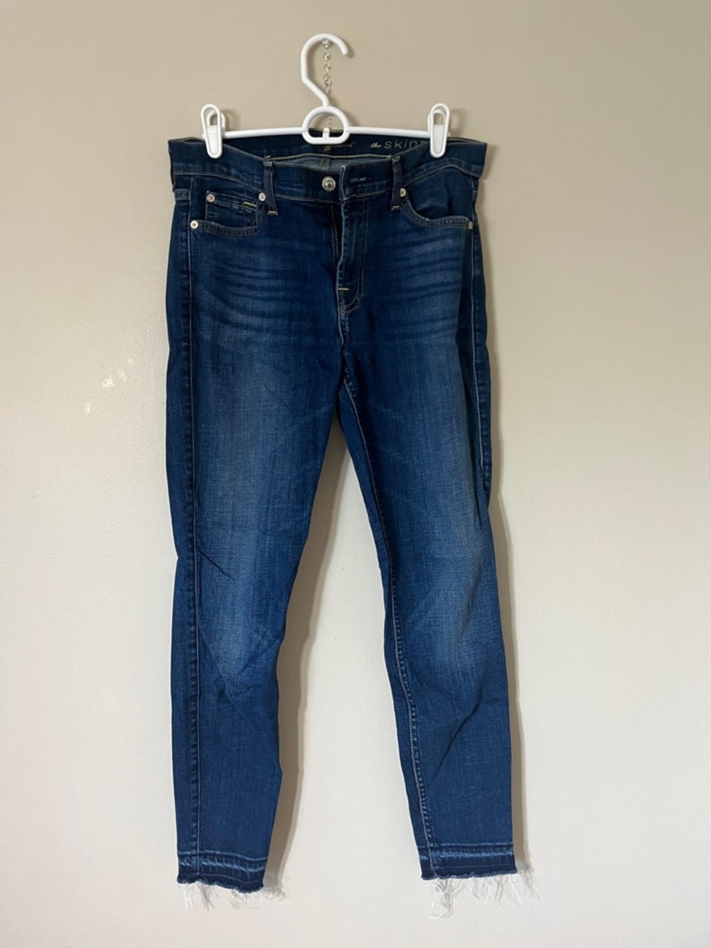 7 For All Mankind Skinny Jeans in Dark Blue Wash
